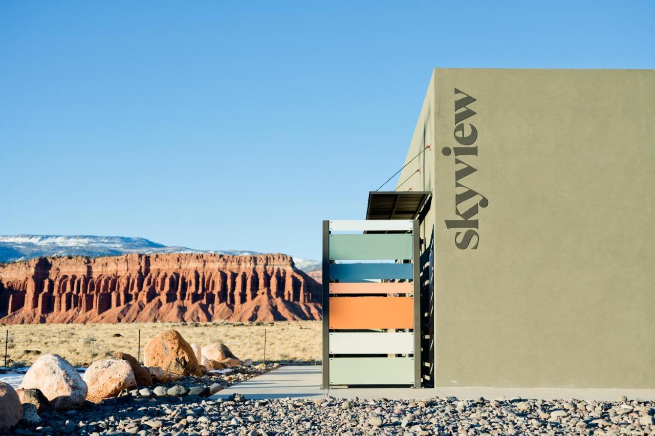 Skyview Hotel Torrey Exterior photo